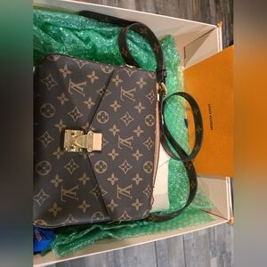 Pochette Metis Louis Vitton Authentic